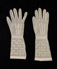 Gloves, French, fourth quarter 18th century. Creator: Unknown.