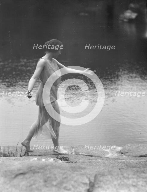 Elizabeth Duncan dancers and children, between 1916 and 1941. Creator: Arnold Genthe.