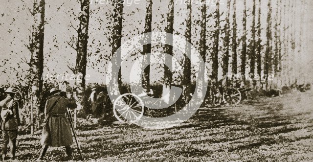 Filming the last shot fired before the Armistice, World War I, 11 November 1918. Artist: Unknown