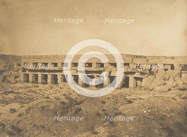 Promenoir de Thoutmès III - Dernières galeries du Palais de Karnac (Thèbes), 1849-50. Creator: Maxime du Camp.