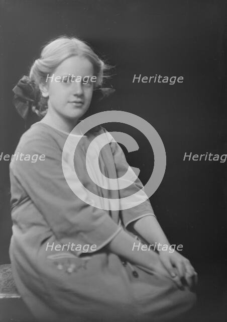 Daughter of Mrs. W.W. Davies, portrait photograph, 1919 Jan. Creator: Arnold Genthe.