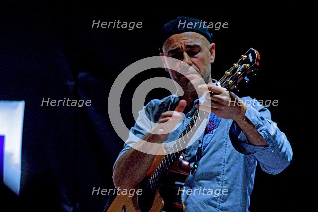 Antonio Forcione, Watermill Jazz Club, Dorking, Surrey, 2014. Artist: Brian O'Connor.