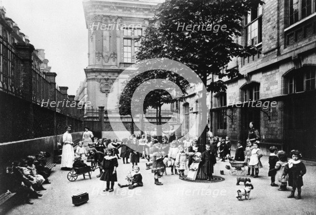 Photograph of children at school during the Paris Commune, 1871 Artist: Unknown
