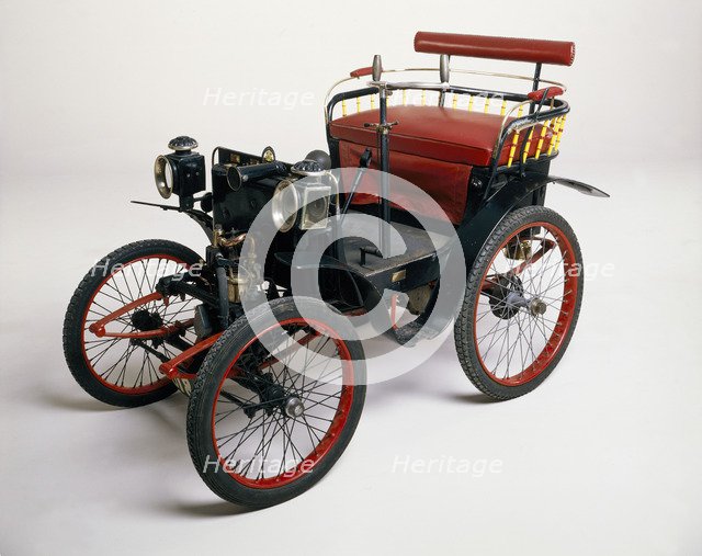 An 1899 Renault 1.75hp. Artist: Unknown