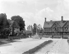 Village Cross, East Hagbourne, Oxfordshire, c1860-c1922. Artist: Henry Taunt