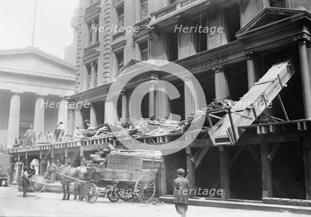 Tearing down Morgan offices, 1913. Creator: Bain News Service.