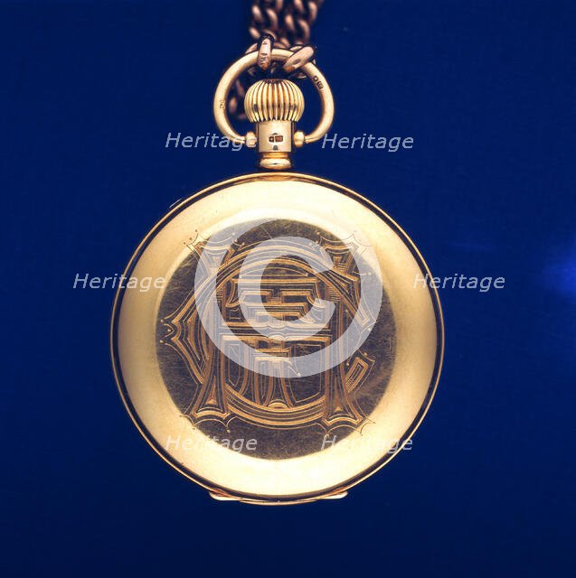 Pocket watch (glass, gold, enamel), 1919. Creators: Tavennes, Dennison Watch.