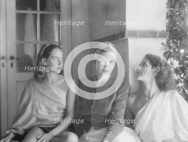 Anita Zahn dancers, between 1911 and 1942. Creator: Arnold Genthe.