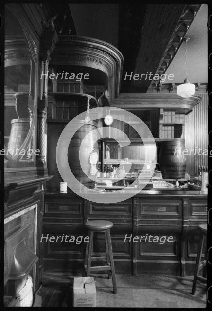 Bar of the Royal Turk's Head Hotel, 73 Grey Street, Newcastle upon Tyne, c1955-c1980. Creator: Ursula Clark.