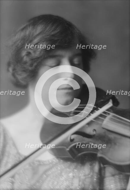 Rubel, Miss, portrait photograph, 1915 July 3. Creator: Arnold Genthe.