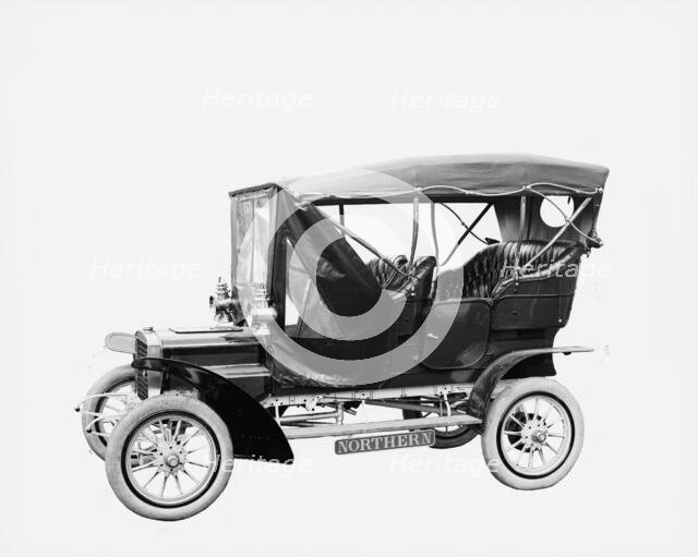 Northern Manufacturing Company car, between 1900 and 1910. Creator: Unknown.