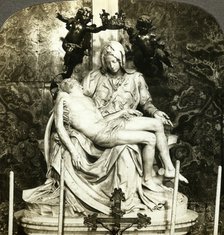 Pieta by Michelangelo, St Peter's Basilica, Rome, Italy.Artist: Underwood & Underwood