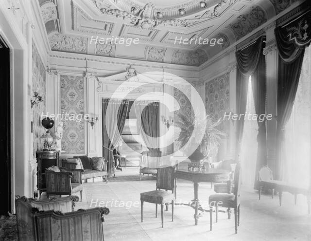 Pink reception room, Bellevue-Stratford, Philadelphia, Pa., between 1900 and 1910. Creator: Unknown.