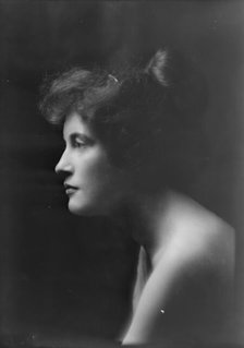 Chippendale, Julia, Miss, portrait photograph, ca. 1913. Creator: Arnold Genthe.