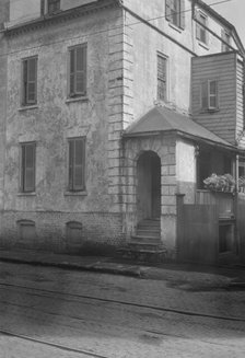 Multi-story house, [89 Wentworth Street], Charleston, South Carolina, between 1920 and 1926. Creator: Arnold Genthe.