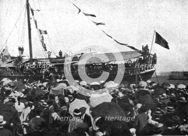 'les premieres operations Italiennes; les Italiens de Tunisie mobilisables', 1915. Creator: Unknown.