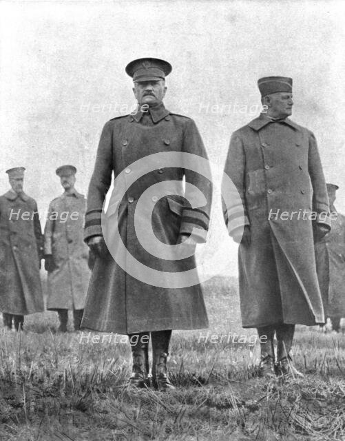 ' "Tout ce que nous avons est a vous"; Le general Pershing et le general Liggett commandant...1918. Creator: Unknown.