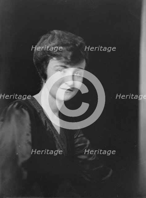 Mrs. A.J. Marcuse, portrait photograph, 1918 Dec. 5. Creator: Arnold Genthe.