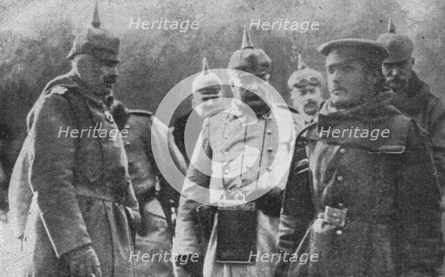 ''Hiver 1914-1915.--Guillaume II interrogeant lui-meme un prisonnier russe.', 1915. Creator: Unknown.