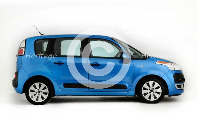 2009 Citroen C3 Picasso Artist: Unknown.