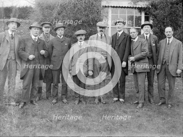 'AC' group gathered at Agmerhurst near Northiam, East Sussex, 1919. Artist: Nathaniel Lloyd