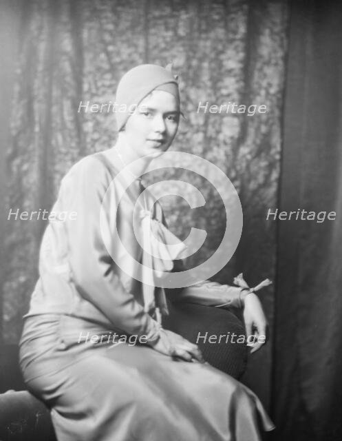Sharpneck, Dorothy, Miss, portrait photograph, 1929 Mar. 2. Creator: Arnold Genthe.