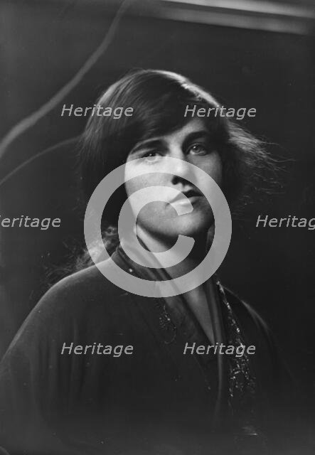 Miss Frances Davidson, portrait photograph, 1919 June 24. Creator: Arnold Genthe.