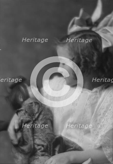 McMahon girl (child), portrait photograph, 1913 Aug. 13. Creator: Arnold Genthe.