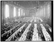 Banquet in Alumni Hall i.e., University Commons, Yale College, between 1900 and 1906. Creator: Unknown.