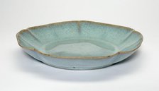 Dish with Floral Petal Rim, Qing dynasty (1644-1911), Yongzheng period (1723-1735). Creator: Unknown.