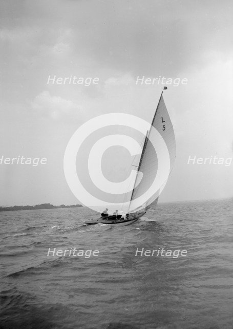 The 6 Metre 'Jonquil', 1912. Creator: Kirk & Sons of Cowes.
