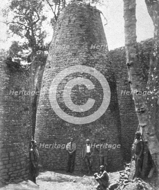 ''Zimbabwe. La tour conique du sanctuaire du Temple elliptique; Afrique Australe', 1914. Creator: Unknown.