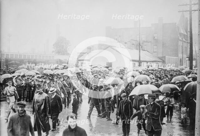 17th Reg't [i.e., Regiment] leaving Toronto, between c1914 and c1915. Creator: Bain News Service.