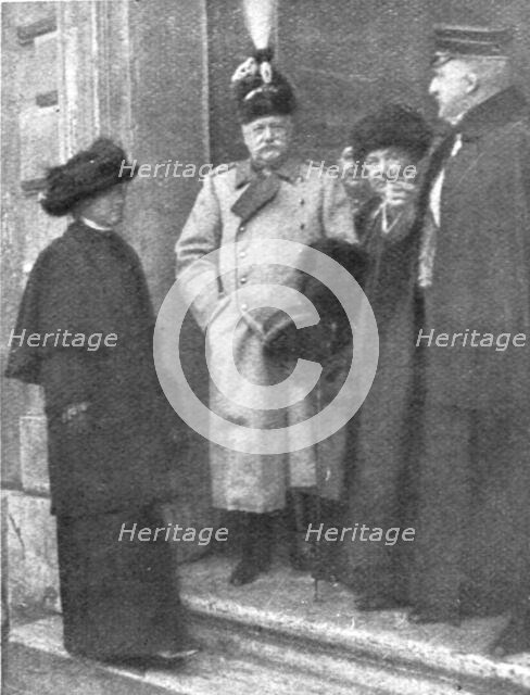 'L'entrée de l'Italie dans la Guerre, le 24 mai 1915; M de Bulow et la princesse de Bulow', 1915. Creator: Unknown.