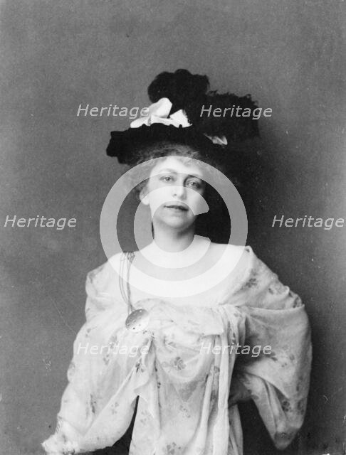 Alice Pike Barney, half-length portrait, facing front, between c1890 and 1910. Creator: Frances Benjamin Johnston.