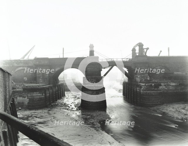 Railway bridge across Deptford Creek, London, 1913. Artist: Unknown.