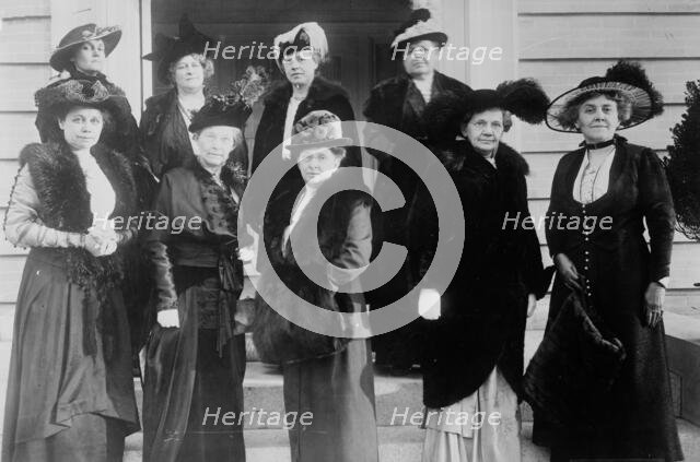 Mrs. T.P. Gore, Mrs. H.A. Cooper, Mrs. J.E. Baker [i.e., Raker], Mrs. F.M. Briggs, [Mrs.]..., 1915. Creator: Bain News Service.