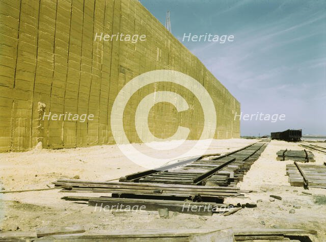 Sulphur vat 60 feet high, Freeport Sulphur Co., Hoskins Mound, Texas, 1943. Creator: John Vachon.