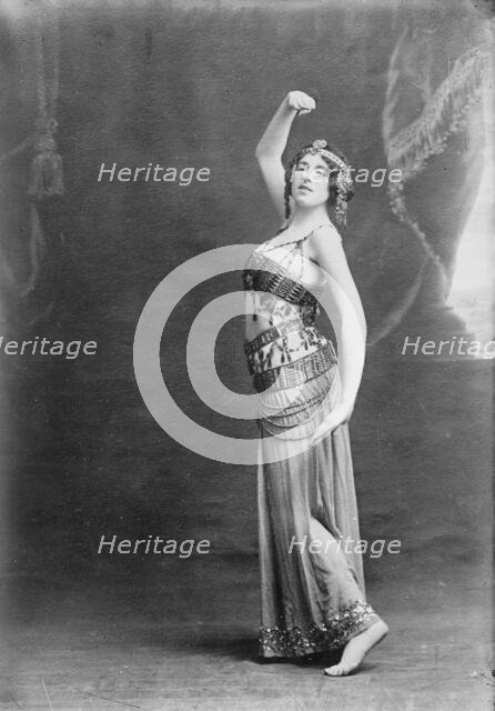 Celia Claud in dance pose, 1910. Creator: Bain News Service.
