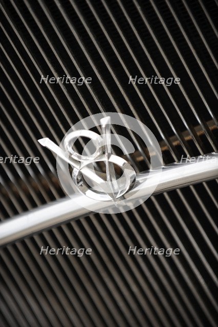 Ford 18 Deluxe Roadster 1932. Artist: Simon Clay.