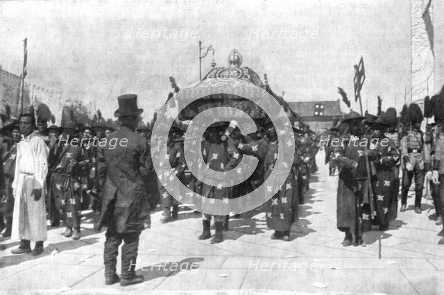 'Le changement de President en Chine; les funerailles de Yuan Chi Kai', 1916. Creator: Unknown.