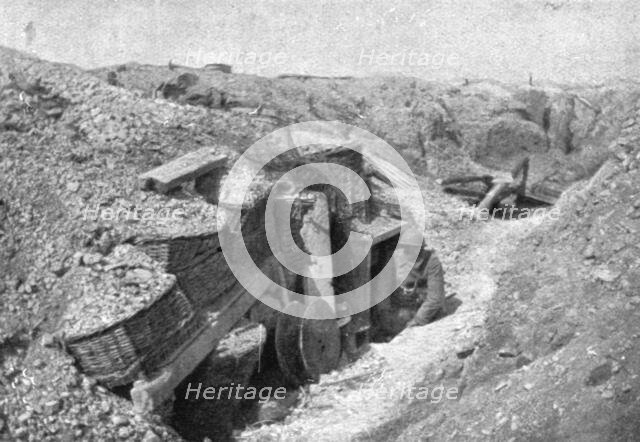 'Sur le massif de Moronvilliers; L'entrée d'une ancienne sape allemande sur les pentes..., 1917. Creator: Unknown.