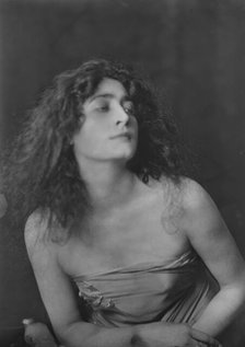 Miss Flore Revalles, portrait photograph, 1918 Sept. 26. Creator: Arnold Genthe.