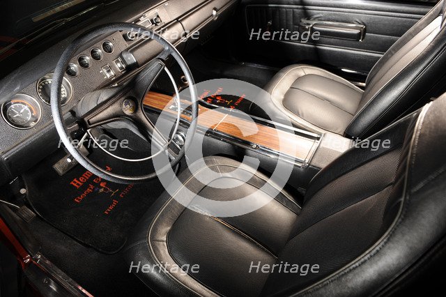 Plymouth Hemi Roadrunner 1970. Artist: Simon Clay.