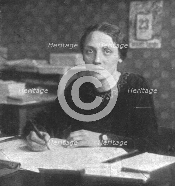 'La Nouvelle Europe; la constituante Allemande; Les femmes dans l'Assemblee..., 1919. Creator: Unknown.