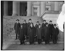 War Savings Committee, between 1910 and 1920. Creator: Harris & Ewing.