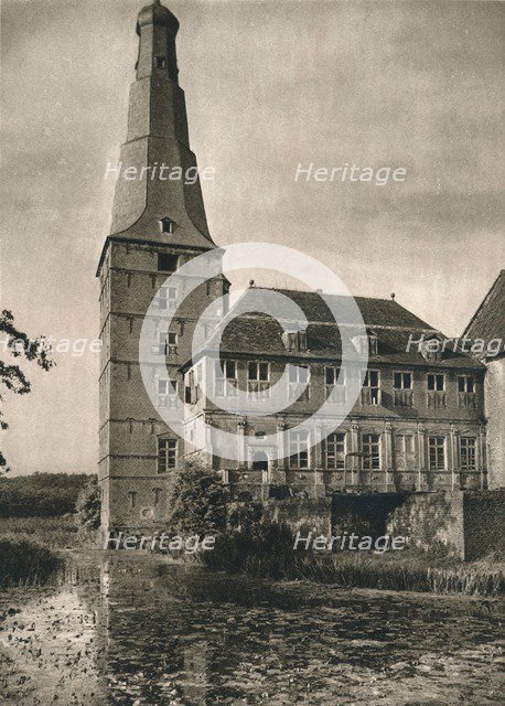 'Raesfeld (Westfalen). Wasserschloß', 1931. Artist: Kurt Hielscher.