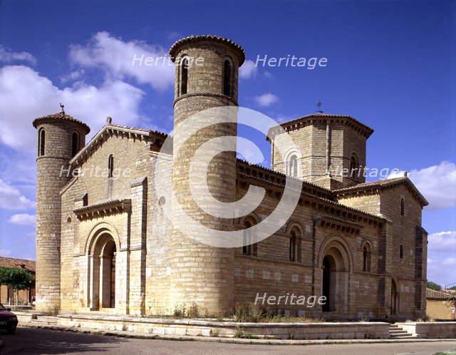 View of the church of San Martín de Fromista (Palencia).