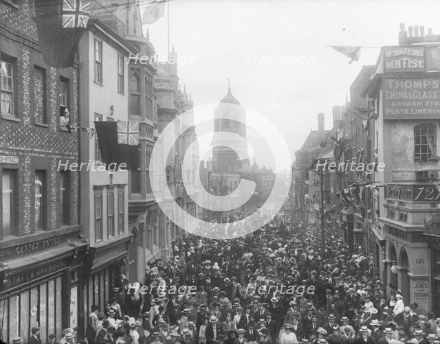 Crowds outside the Town Hall celebrating the coronation of King Edward VII, St Aldate's, Oxford,1902 Creator: Henry Taunt.