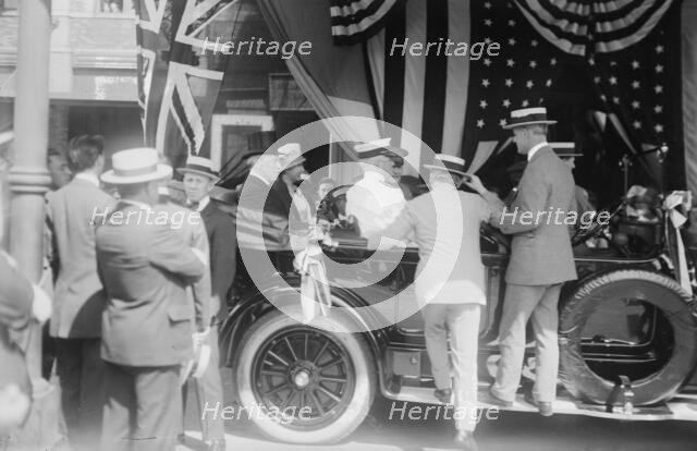 Woodrow Wilson & wife [New York], between c1915 and c1920. Creator: Bain News Service.